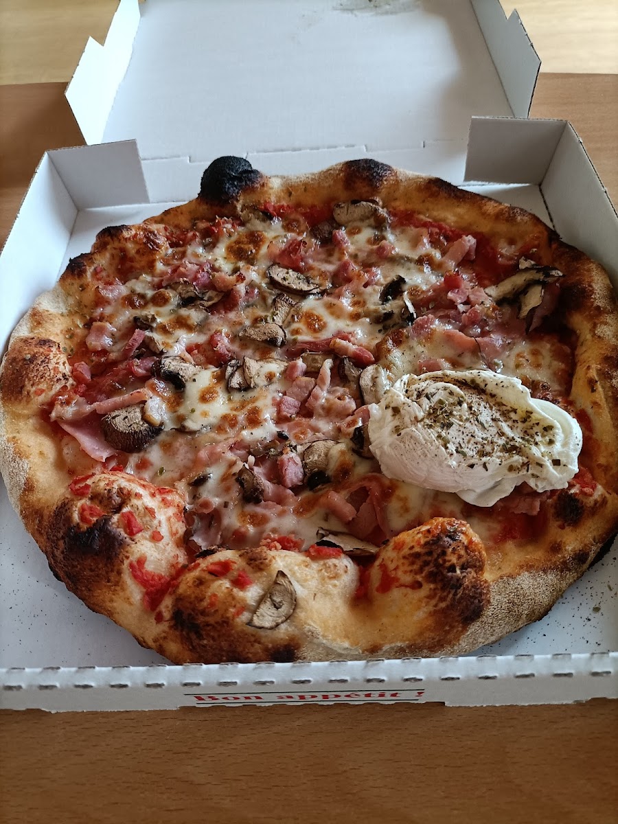 Tonton Tantie Pizza-10